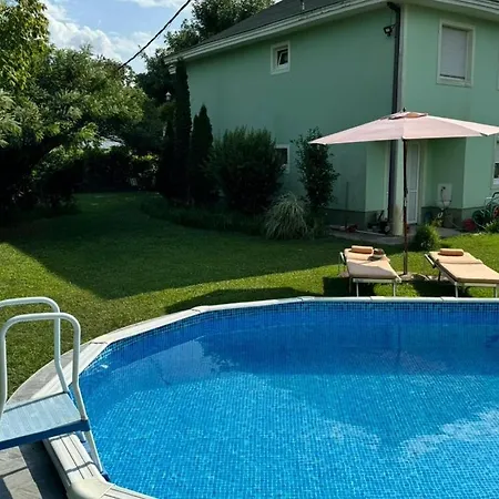 Villa Danube With Swimming Pool *