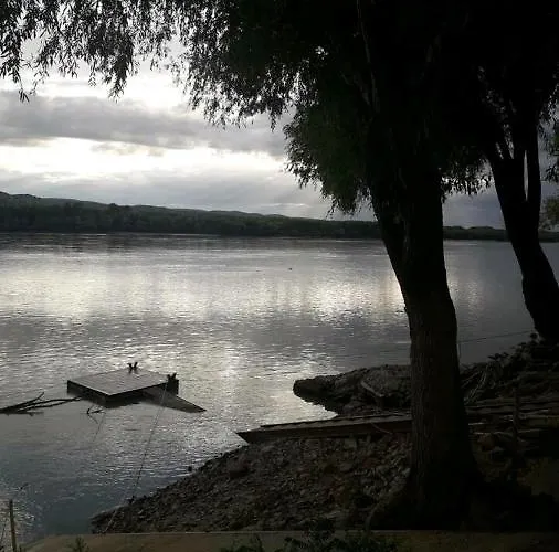 Danube With Swimming Pool 别墅 *